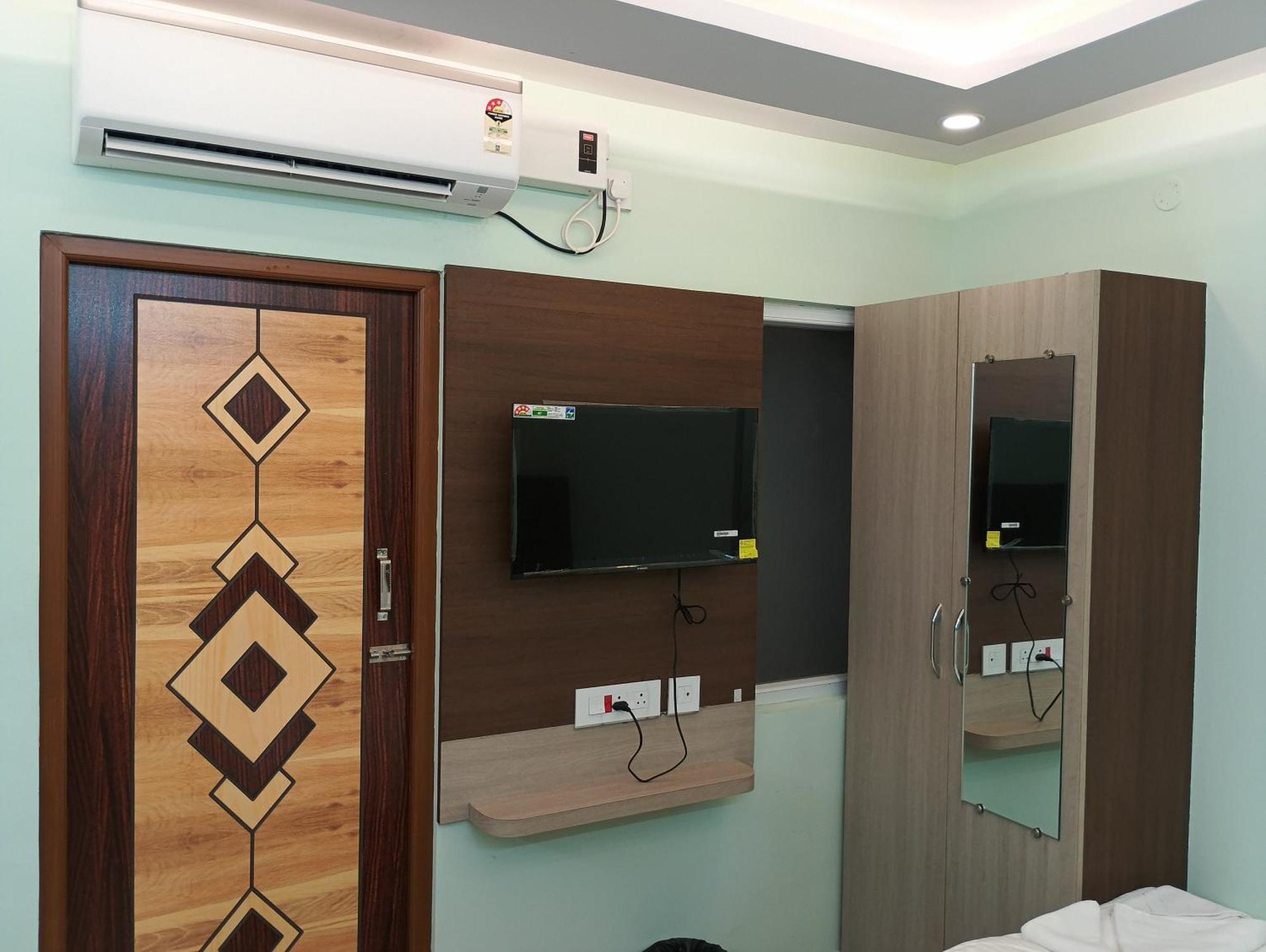Hotel Malar Park Tiruvannāmalai Zimmer foto